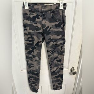 Garage Camouflage skinny jeans size 0
